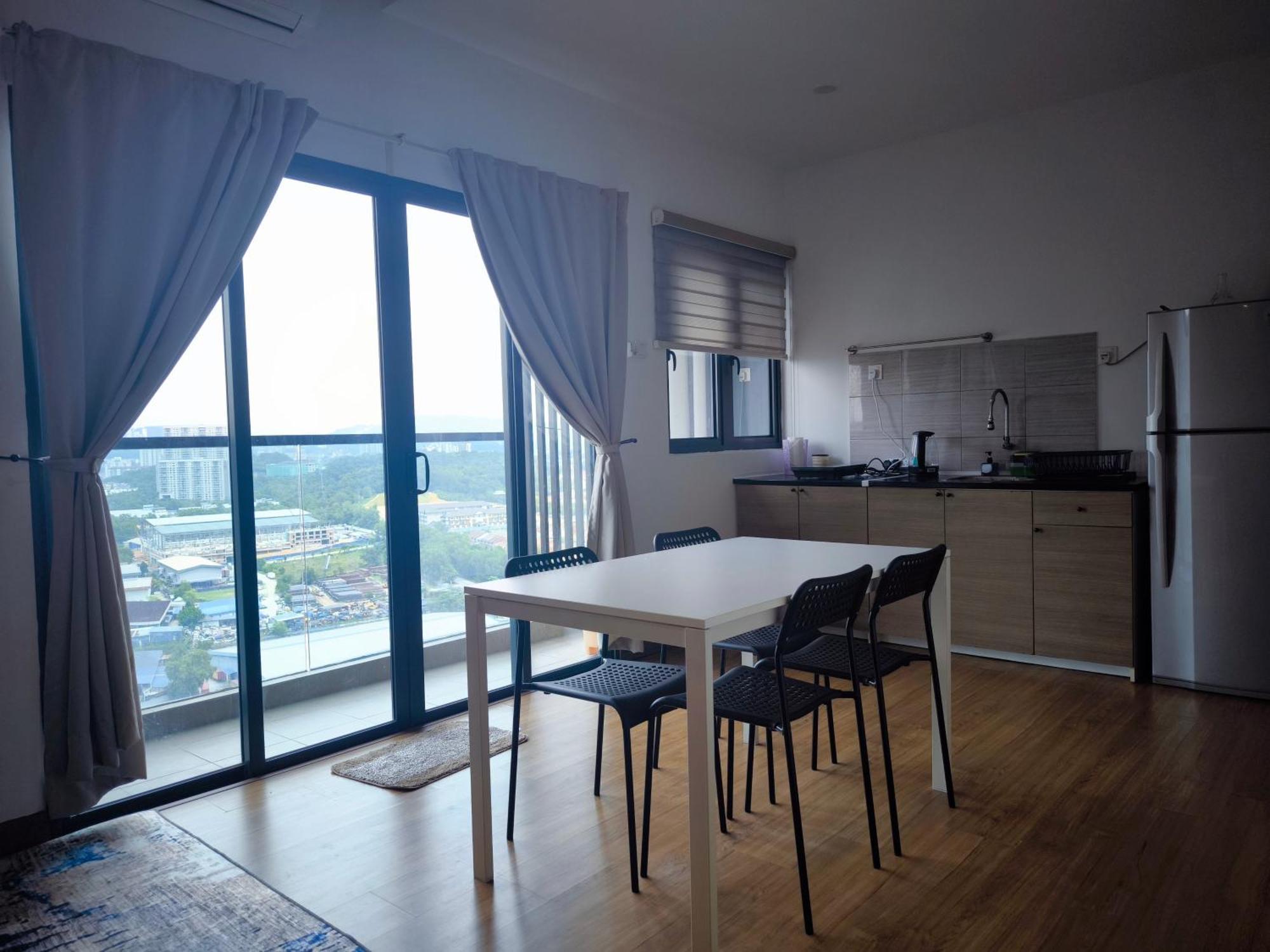 Eshue Designer Suites @ Simfoni Towers شيراس المظهر الخارجي الصورة